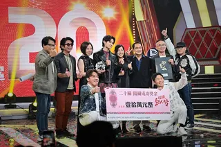 節目組還私下邀請鄺澤東的爸爸媽媽特地從馬來西亞飛來台灣。（圖／天元娛樂提供）
