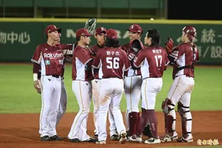 樂天險勝。(記者廖耀東攝)