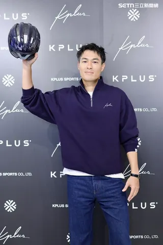 楊祐寧前陣子剛挑戰226公里超級鐵人三項，以15小時7分成績完賽，創下個人最佳紀錄。（圖／記者鄭孟晃攝影）