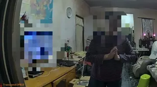 警方護送老翁返家，家屬表示感謝。(圖／記者薛秀蓮 翻攝)