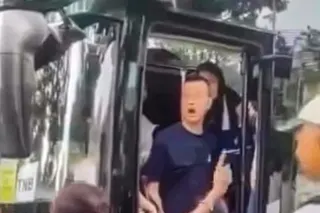 Lee Cheuk-hing’s argument with security personnel during a school trip to Singapore was captured on video and widely circulated on social media. Photo: Handout