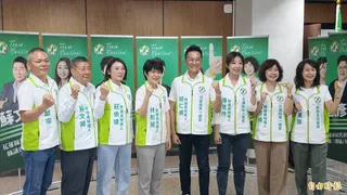 民進黨花蓮縣黨部今天舉行議員、代表及村里長提名記者會，縣議員提名六人。(記者王錦義攝)