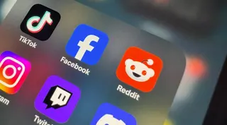 Meta 偷偷上架 Forum App：Facebook 社團終於有自己的家