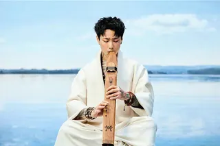 Marz23在新歌〈觀自在〉加入長笛獨奏。（華納音樂提供）