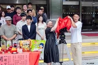 晴空下的13度開鏡！潘君侖、鄧雨忱甜虐談愛 最美星二代劉安晴首度同台掀話題
