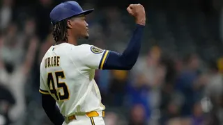 Abner Uribe’s controversial celebration ignited baseball’s unwritten rules debate and left Brewers fans sharply divided after Tuesday’s win