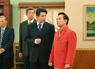 元六（右）和蕭景鴻劇中是叔姪關係。（台視提供）