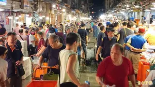 童子瑋說要將崁仔頂漁市深夜導覽常態化，讓有台灣築地的漁市場發揚光大。(記者盧賢秀攝)