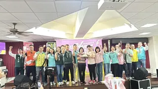 影響主委選舉結果的因素應是非新系黨員的自主投票，其中，最關鍵的變數則是主委選前的一場民進黨活動，那就是 5 月 21 日民進黨中央黨部性平部南下台南舉辦的「姐妹回娘家 挺 Woman」造勢活動。 圖：本報資料照片