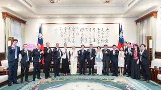 法國國民議會友台小組主席帕媞斯黛率團訪問台灣，並於28日前往總統府晉見賴清德。（總統府提供）