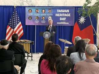 紐約州議會通過友台決議，宣布5月27日為紐約州「台灣傳統日」。紐約經文處處長李志...