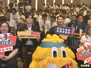 劉鴻敏出席威德眾星獎助計畫頒獎典禮。(記者盧養宣攝)