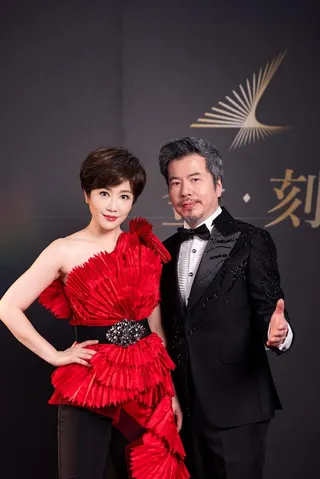 寇乃馨（左）懇求大眾為寇紹恩禱告。（圖／翻攝寇乃馨 臉書）
