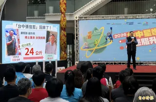 副市長鄭照新分享飲食控制「黑咖啡茶葉蛋」，成功二個月減重10公斤。(記者廖耀東攝)