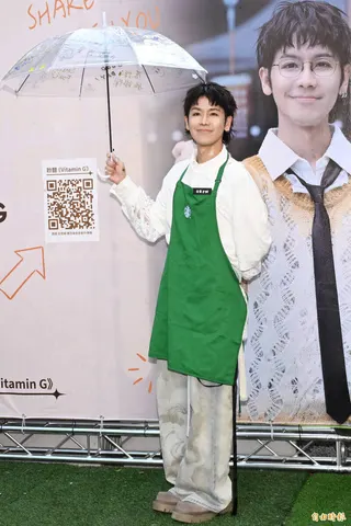 鼓鼓受邀擔任第37屆金曲獎的紅毯主持人。(記者胡舜翔攝)