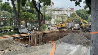 河內有許多湖，每逢大雨，淹水便是民眾重大議題。政府近日在市中心街道多處挖地施工，盼趕在雨季來臨前升級地下管道，解決內澇問題。中央社記者曾婷瑄河內攝 115年5月31日