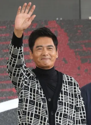 周潤發昔貧苦出身，如今已為國際巨星不忘提攜後輩。翻攝畫外音voice_over_微博
