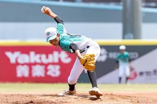 棒球／守護神林定緯飆速助高雄市逆轉！花蓮縣投打俱佳22:0「暴力扣倒」基隆市
