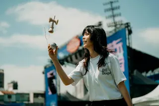 劍玉比賽吸引大小朋友與樂迷熱情參與，成為音樂祭意外亮點。（赤聲躁動提供）