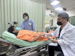 衛福部豐原醫院急診室主任王者仁表示，患者到院出現「神經性低血糖」，當腦部缺乏葡萄...