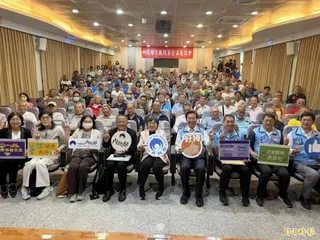 內政部宗教政策宣導列車首站前進金門，金門民眾參與踴躍，人數「爆棚」。(記者吳正庭攝)