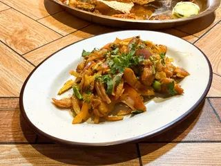 Chicken Sandheko is an appetising item that you will enjoy finishing. — Picture by Lee Khang Yi