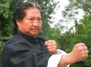 洪金寶在師兄弟心中一直都是大器、照顧人的「大哥大」。（圖／翻攝自微博）