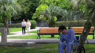 吳皓昇坐在輪椅上被欺負，自嘲：「囂張沒有落魄的久。」（民視提供）