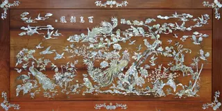 新竹監獄螺鈿工藝－百鳥朝鳳圖。矯正署提供