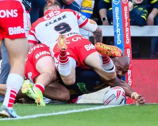 Maika Sivo scores late on to edge Leeds past St Helens