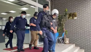 3名在場的男子都被移送，但最後僅點火的郭男遭檢方起訴、法院判刑6個月。（圖／翻攝畫面）
