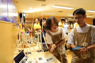 教師在八里聽海、走讀、實作與共學中，重新看見課程（新北市教育局提供）