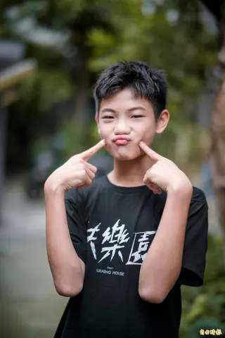 洪君昊在電影《失樂園》中展現超齡演技，私底下卻是個可愛小班長。(記者王文麟攝)
