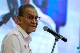 Health Minister Datuk Seri Dzulkefly Ahmad said the situation at Segamat Hospital stemmed from service pressures and did not involve any suspension of services, adding that the Health Ministry had activated a cluster crisis management mechanism to ensure patient care remains uninterrupted. — Bernama pic