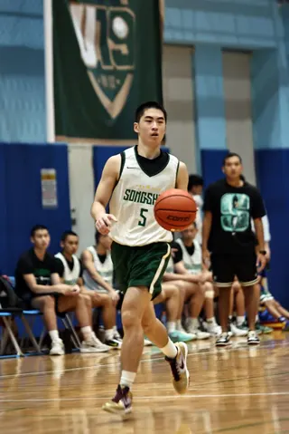 松山高中陳彥瑜率隊奪冠。（U19籃球聯盟提供）