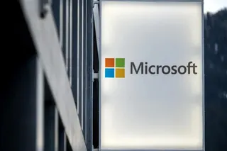 Microsoft 與雪佛龍（Chevron）簽署獨家合作協議，規劃在德州建置大型天然氣發電能力，以支援未來 AI 資料中心需求。