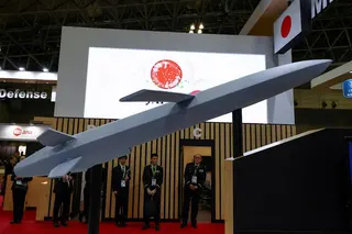 日本2025年DSEI國防展中，在幕張展覽館展出的「12式陸基反艦飛彈增程改良型」。路透社