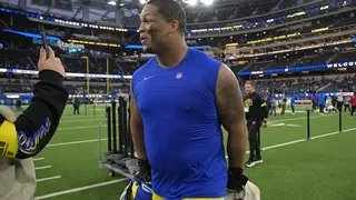 Alaric Jackson walking off the field at SoFi Stadium