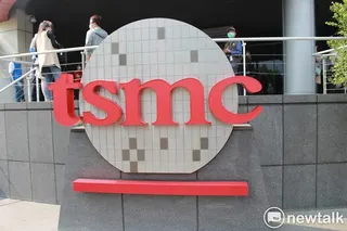 一次模擬顯示，若台灣半導體出口減半，歐洲原本認為仍可承受，但來自台灣與美國的代表提醒，一旦情勢惡化，美國將優先取得台灣晶片，歐洲恐面臨供應中斷風險。圖為台積電。 圖：周煊惠／攝（資料照）