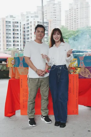 小薰（右）與范逸臣戲裡是青梅竹馬。原文會提供