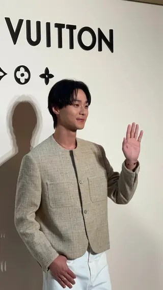 施柏宇帥氣跑趴。