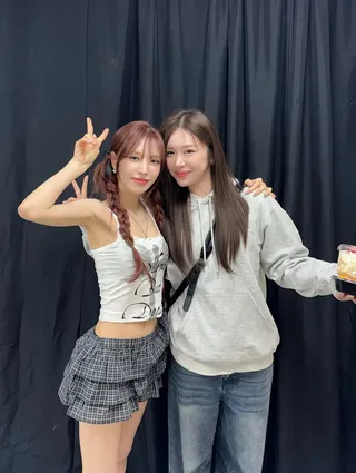 sukyzin（右）與瑟琪團友Wendy合照。翻攝IG@sukyzin