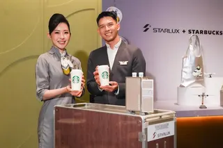 STARLUX迷你餐車收納盒」以機上餐車為靈感打造，可收納各式文具與小物。圖/星宇航空提供