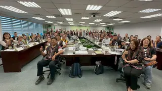 民進黨原民部舉行「第一屆諮詢委員及2026全國原住民族聯絡站新任總召授證典禮暨組織會議」。 圖：民進黨提供