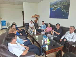 國民黨屏東縣第一選區縣議員選舉提名作業，縣黨部及地方各界人士多次與唐玉琴(右三)協調溝通。   圖：國民黨屏東縣黨部/提供