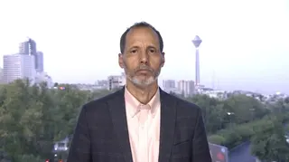 Mo Vall live from Tehran