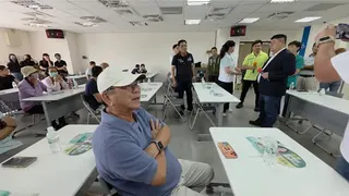 民進黨13日下午辦與民有約說明會，太保市長鄭淑分到場，與綠營前立委陳明文、縣長參選人蔡易餘爭執激烈。（廖素慧攝）