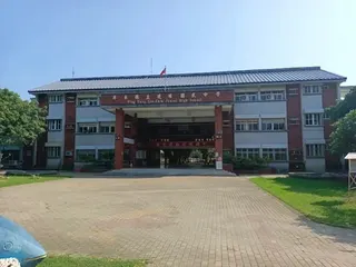 老師過勞死、吹哨者卻遭霸凌， 監察院通過糾舉琉球國中校長蘇傳桔。（圖／翻攝Google maps）