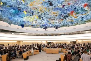 2025年5月19日，世界卫生大会的大型集会厅内挤满了与会者。