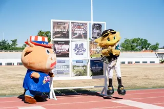 「阿米牛」(左)與「TAKAO」(右)驚喜現身，組成最萌應援團。   圖：高雄市行國處/提供
